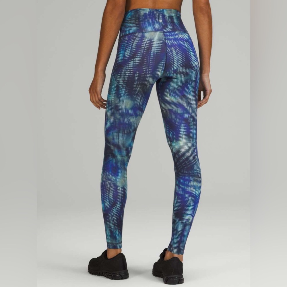 lululemon Wunder Train HR Tight 28"
Shapeshifter Flux Blue Multi, Size 6